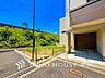 外観：街と住まいが心地よい暮らしを演出します。（2026年7月撮影）