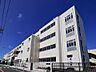 周辺：横浜市立原中学校　750m　徒歩10分。部活などで帰りが遅くなっても安心の距離です。 