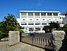 周辺：横浜市立高田東小学校　190m　徒歩3分。小学校が近いのは子育てファミリーにもおすすめのポイント。 