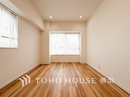 通風・採光にも優れ、心地よい光と風があふれています。プライベートな自分時間を快適に過ごせるお部屋。