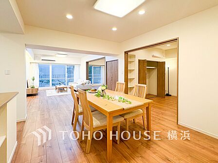 和やかで洗練された空間の演出。寛ぎとコミュニケーションを育む居心地のよい場所。