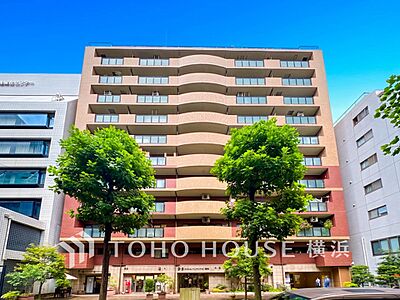 外観:時間のゆとりと空間、爽やかな陽光がもたらす光と風を贅沢なまでに感じる暮らしが始まります。 外観:時間のゆとりと空間、爽やかな陽光がもたらす光と風を贅沢なまでに感じる暮らしが始まります。