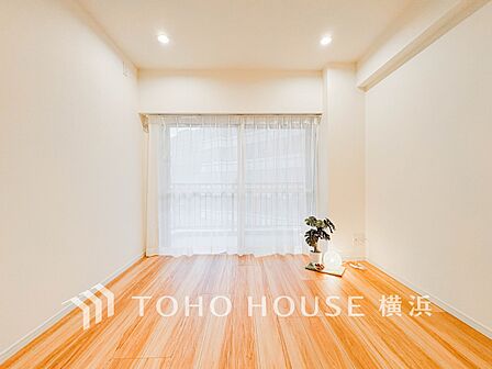 通風・採光にも優れ、心地よい光と風があふれています。プライベートな自分時間を快適に過ごせるお部屋。