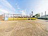 周辺：清水ヶ丘公園　450m　小高い丘の上にあり野球場、テニスコート、プールなどスポーツに親しめる公園。遊具も豊富。 