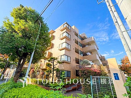 生活利便に優れた住環境に立地し、ゆとりある生活が送れます。