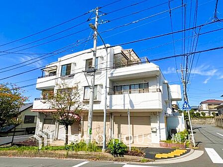 表現された空間は豊かな光と風を纏い、暮らしの時間を豊かにしてくれます。
