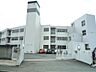 周辺：横浜市立川和中学校　1300m　徒歩17分。中学生の体力づくりにはぴったりの距離かもしれませんね。 