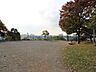 周辺：峰岡町三丁目公園　210m　横浜新道の保土ケ谷トンネルの上部に位置する公園。緑に囲まれ、お子様が楽しめる遊具などが揃っています。 