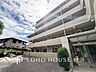 玄関：お住まいの顔となる玄関。住まう方のプライドを満たすクオリティを備えています。 