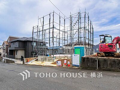 外観:忙しく過ぎゆく日常を置き去るほど、ゆったりした時間が流れる住環境。(2026年10月撮影) 外観:忙しく過ぎゆく日常を置き去るほど、ゆったりした時間が流れる住環境。(2026年10月撮影)