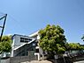周辺：横浜市立上矢部小学校　900m　徒歩12分。小学校が近いのは子育てファミリーにもおすすめのポイント。   