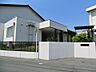 周辺：川崎市立久地小学校　450m　徒歩6分。小学校が近いのは子育てファミリーにもおすすめのポイントです。 