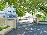 周辺：横浜市立和泉小学校　700m　徒歩9分。小学校が近いのは子育てファミリーにもおすすめのポイントです。 