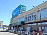 周辺：パシオス 下川井店　1000m　リーズナブルに衣類を購入できるお店。1階にはスーパーあおばや100円ショップが入っています。 