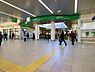 JR東海道本線・湘南新宿ライン・根岸線・湘南モノレール『大船』駅　1120m　ビッグターミナル駅。駅ビル直結で便利。駅前には大規模に広がる商店街で毎日賑わっています。 