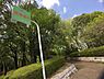 周辺：松ヶ丘公園まで769m、お子様と休日のお散歩に。