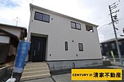 2号棟：駐車スペース3台可（車種による）(2026年03月撮影)