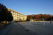 坂下小学校まで550m、坂下小学校まで550m(徒歩約7分)