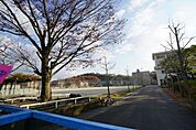 中央台小学校まで350m、中央台小学校まで350m(徒歩約5分)