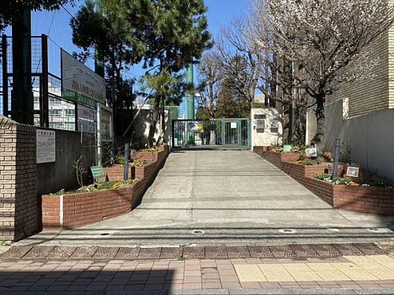 渋谷区立松濤中...
