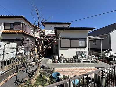 外観:外観写真です!敷地が広いのでペットの飼育やガーデンニングがお好きな方にいかがでしょうか。 外観:外観写真です!敷地が広いのでペットの飼育やガーデンニングがお好きな方にいかがでしょうか。
