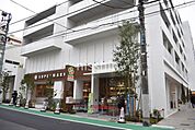 ライフ市谷薬王寺店まで80m