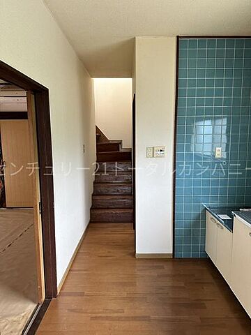 室内 宮崎市大字本郷北方2902-3