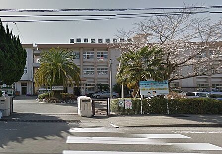 宮崎市立西池小学校まで1054m