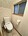 トイレ：窓付きのトイレです！
