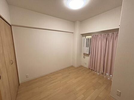 洋室です!※生成AIにより家具・小物等撤去しております。