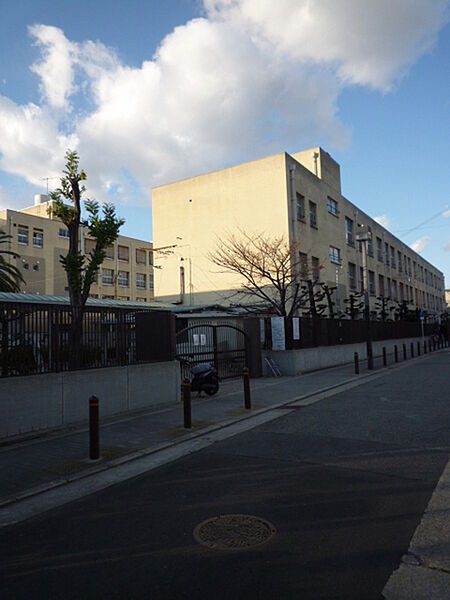 画像24:大阪市立大正中央中学校まで705m
