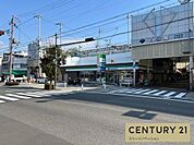 ファミリーマート八幡屋商店街西店まで123m