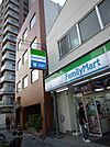 ファミリーマート泉尾一丁目店まで587m