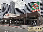 ライフ朝潮橋駅前店まで682m