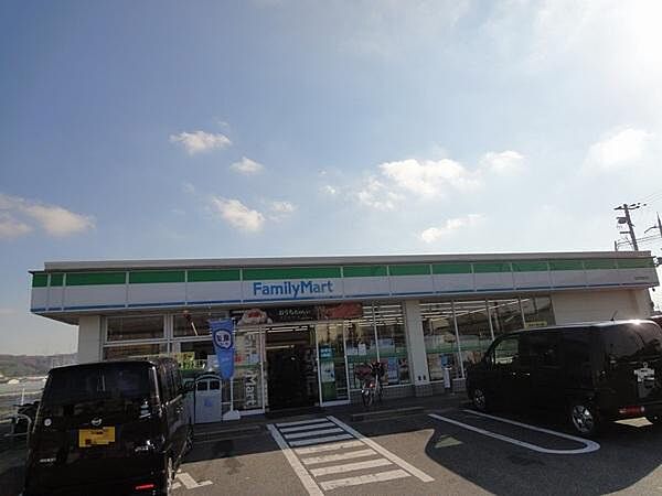 画像22:ファミリーマート羽曳野誉田店まで380m