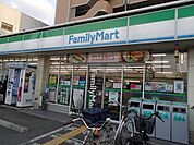 ファミリーマート藤井寺駅前店まで383m