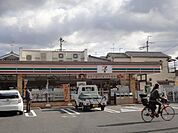 セブンイレブン藤井寺東藤井寺町店まで779m