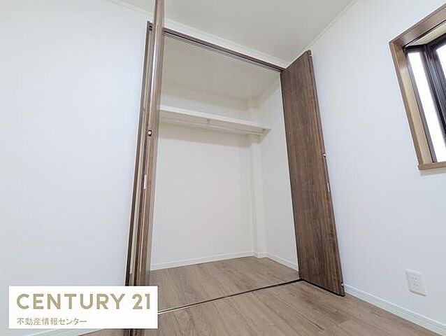 収納 大阪市港区市岡元町2丁目6-9