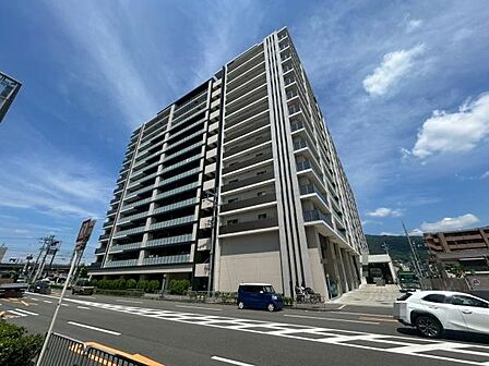 【外観】2021年11月築 鉄筋コンクリート造14階建ての7階部分