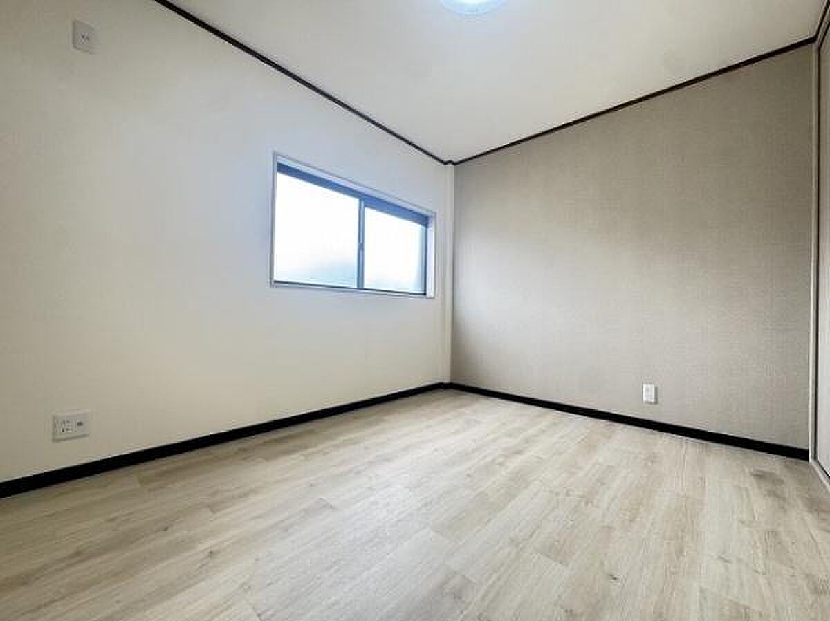 Used detached house · 4LDK in Osaka &mdash; photo 8