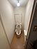 トイレ：トイレです！※生成AIにより、小物等撤去しております。