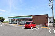 ファミリーマート入曽店まで486m