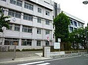 泉佐野市立第三中学校まで1100m