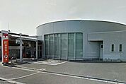堀郵便局まで300m