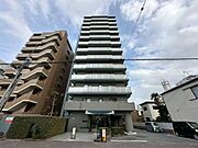 最上階・南向き住戸につき、陽当たり・眺望ともに良好。開放感のある住空間で、心地よい毎日をお過ごしいただけます。