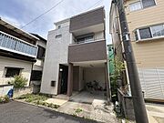 バス便を含み2駅利用可能で、通勤・通学の時間帯や目的地に応じた使い分けが可能。日々の移動にゆとりをもたらす便利な立地です。