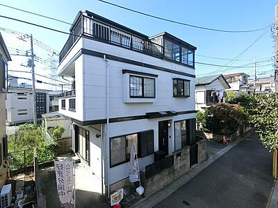外観:家族それぞれのプライベート空間を確保しやすい5DK。7帖以上の主寝室と全居室収納を備え、快適な暮らしをサポートします。 外観:家族それぞれのプライベート空間を確保しやすい5DK。7帖以上の主寝室と全居室収納を備え、快適な暮らしをサポートします。