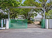 谷塚中学校まで1200m、谷塚中学校1200ｍ（徒歩15分）