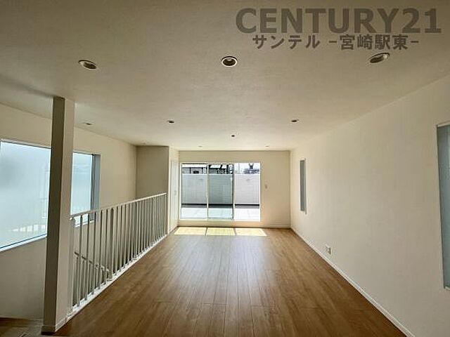 リビング/ダイニング 宮崎市曽師町232-3