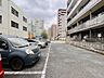 外観：現地ご見学の際、スタッフが様々なご質問に対応いたします、周辺環境、前面道路、建築可能な建物について、ぜひご相談ください。 